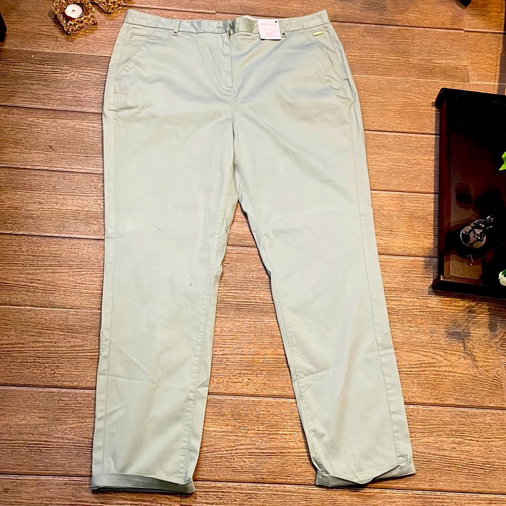 Brand new UK -18 women M&S trouser - Picture 3 of 9